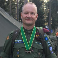 Markku Korhonen ja hopeasusi-ansiomerkki